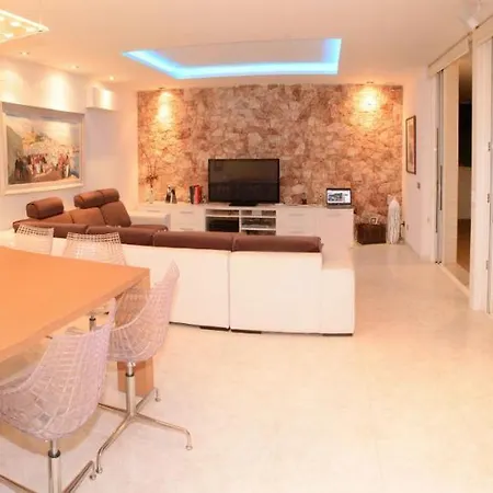 Sala Villa *